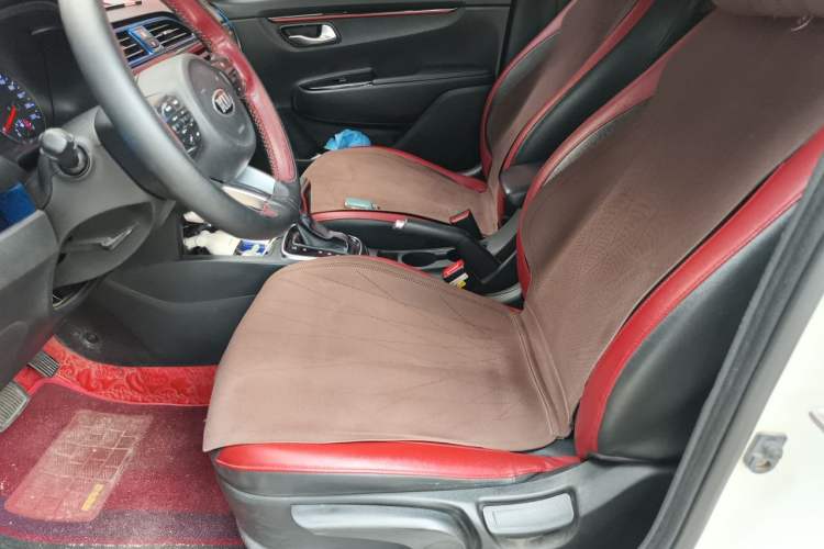 Used Kia KX Cross 2017 1.4L AT GLS Left Front Seat