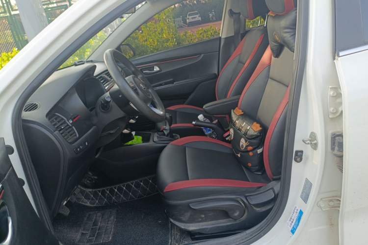 Used Kia KX Cross 2017 1.4L MT GLS Left Front Seat