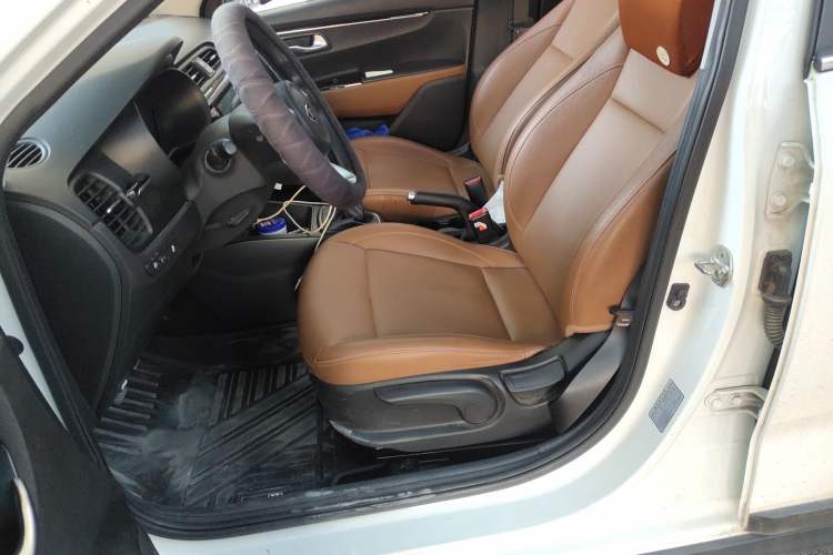 Used Kia KX Cross 2017 1.4L MT GLS Left Front Seat