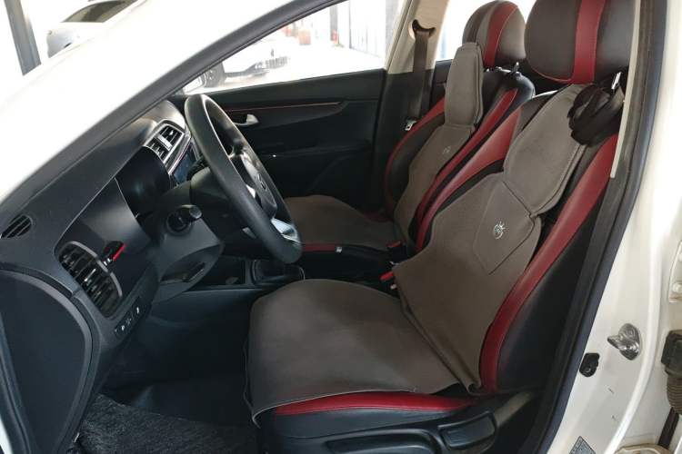 Used Kia KX Cross 2017 1.4L MT GLS Left Front Seat