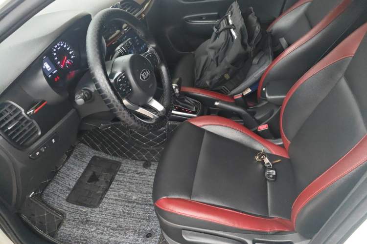 Used Kia KX Cross 2017 1.4L AT GLS Left Front Seat