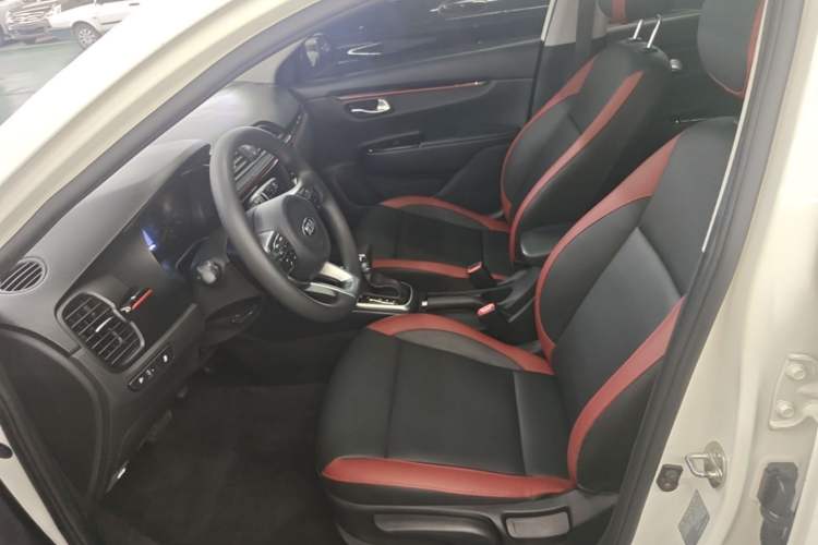 Used Kia KX Cross 2017 1.4L AT GLS Left Front Seat