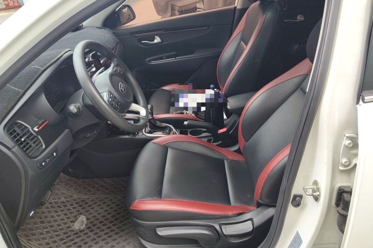 Used Kia KX Cross 2017 1.4L AT GLS Left Front Seat
