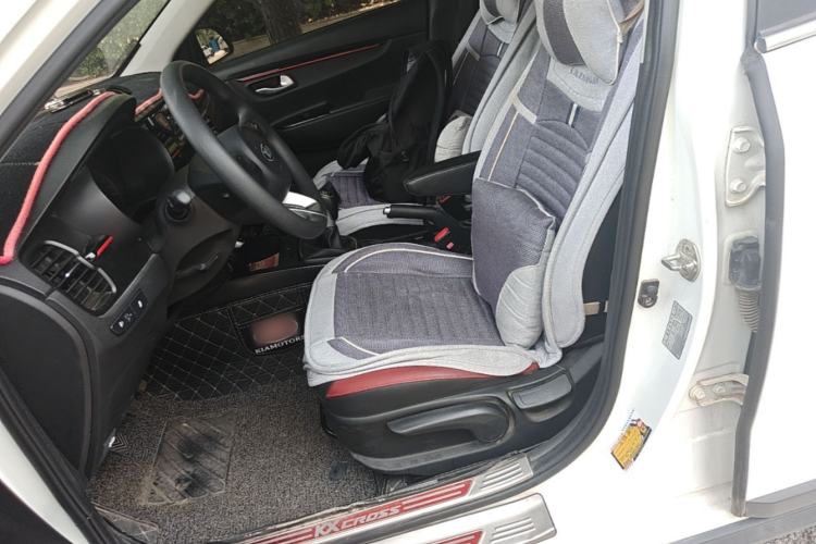 Used Kia KX Cross 2017 1.4L MT GLS Left Front Seat