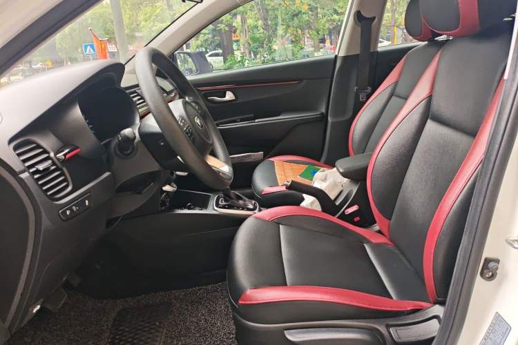 Used Kia KX Cross 2017 1.4L AT GLS Left Front Seat