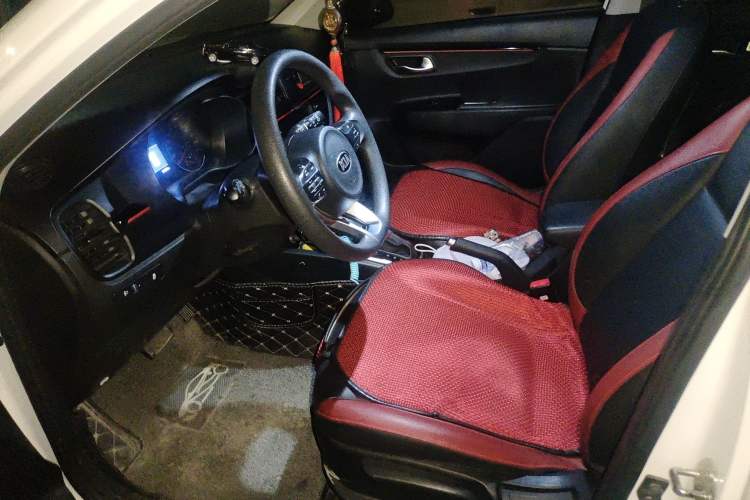 Used Kia KX Cross 2017 1.4L AT GLS Left Front Seat
