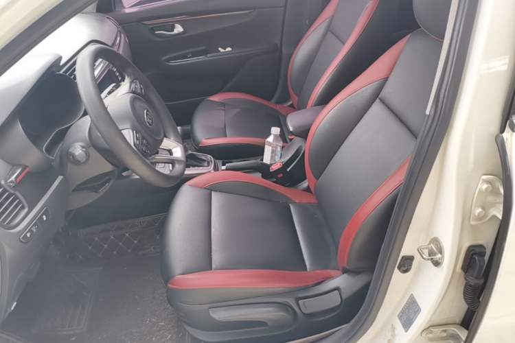 Used Kia KX Cross 2017 1.4L AT GLS Left Front Seat