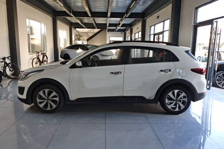Used Kia KX Cross 2017 1.4L MT GLS Left Side