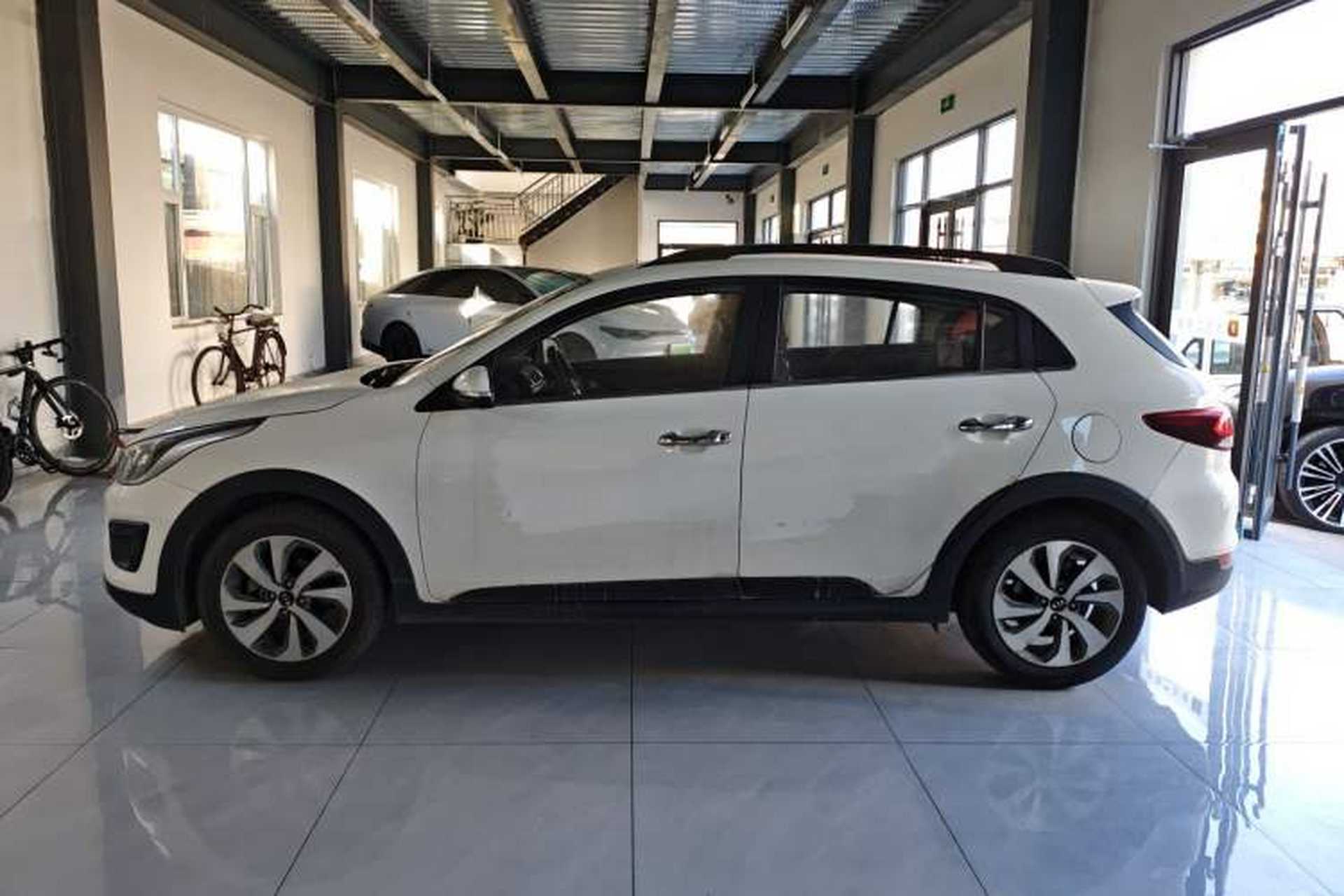 Used Kia KX Cross 2017 1.4L MT GLS Left Side
