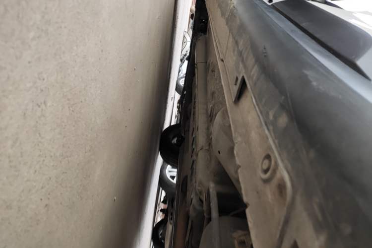 Used Kia KX Cross 2017 1.4L AT GLS Left Side Sill