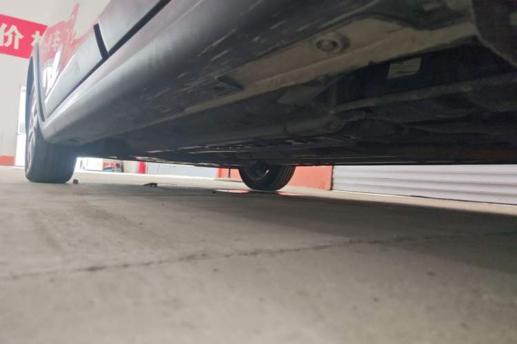 Used Kia KX Cross 2017 1.4L AT GLS Left Side Sill