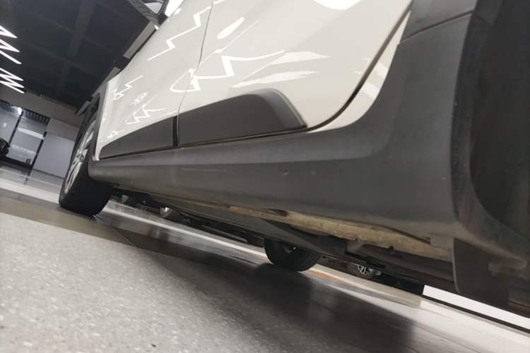 Used Kia KX Cross 2017 1.4L AT GLS Left Side Sill