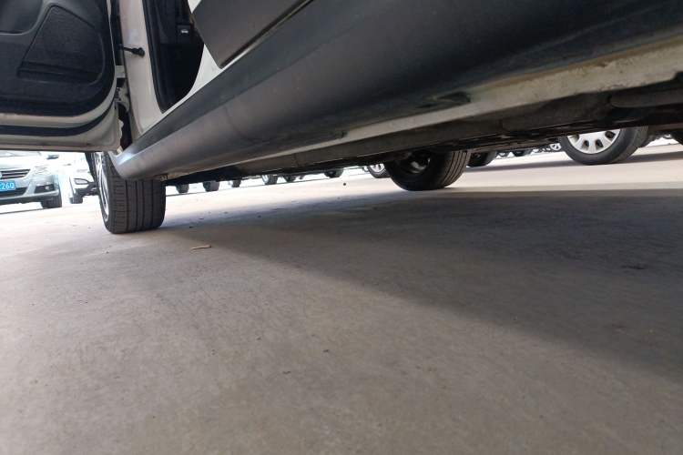 Used Kia KX Cross 2017 1.4L AT GLS Left Side Sill