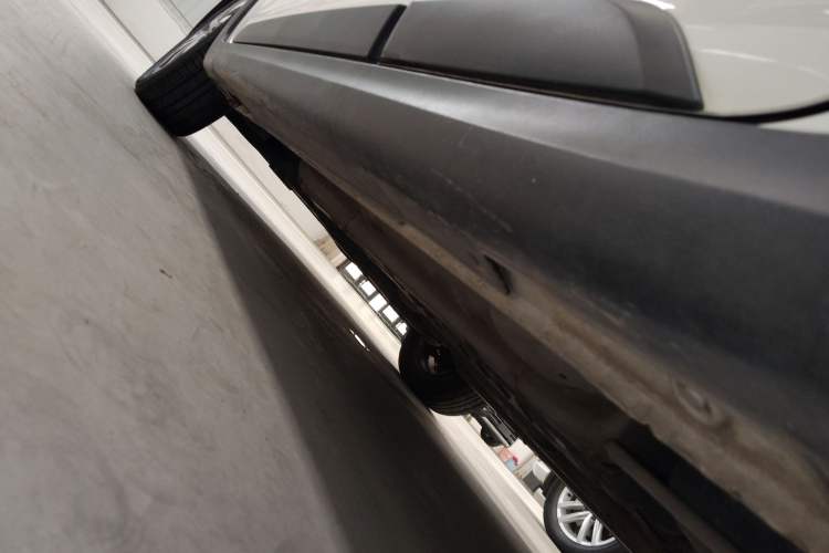 Used Kia KX Cross 2017 1.4L AT GLS Left Side Sill
