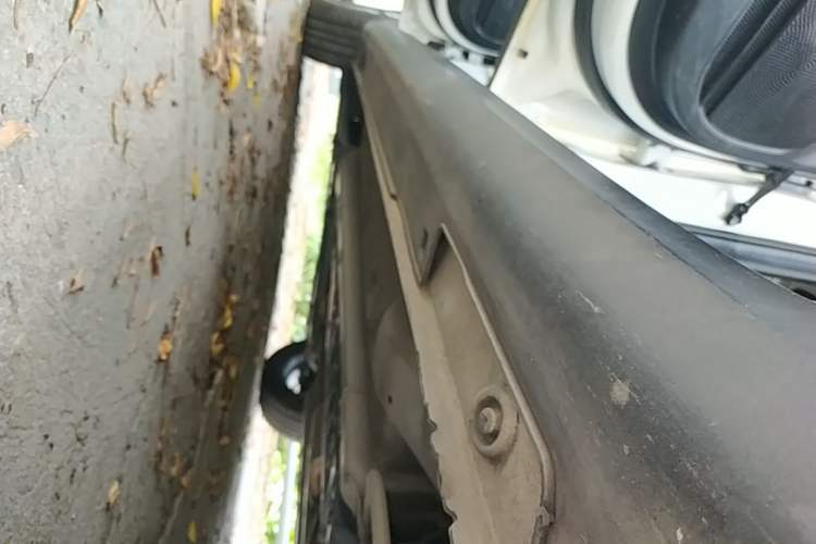 Used Kia KX Cross 2017 1.4L AT GLS Left Side Sill