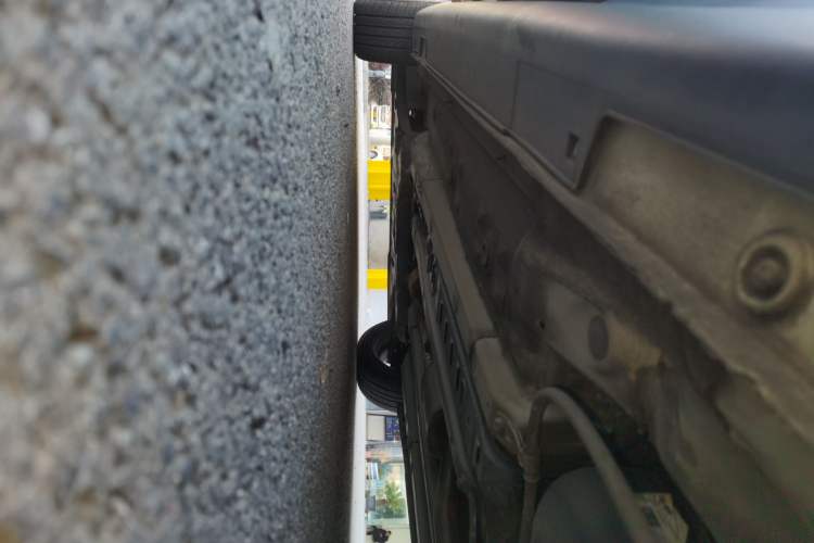 Used Kia KX Cross 2017 1.4L AT GLS Left Side Sill