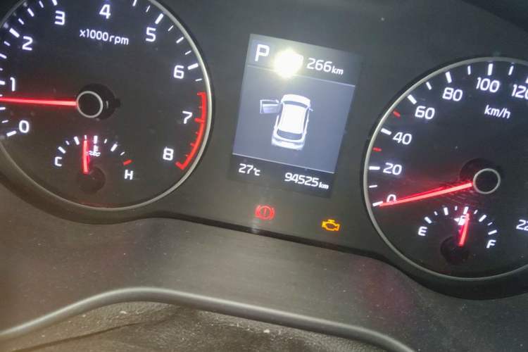Used Kia KX Cross 2017 1.4L AT GLS Odometer Close Up