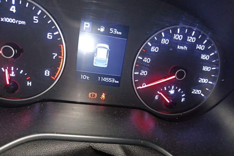 Used Kia KX Cross 2017 1.4L AT GLS Odometer Close Up