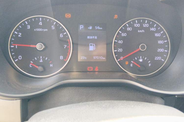 Used Kia KX Cross 2017 1.4L AT GLS Odometer Close Up