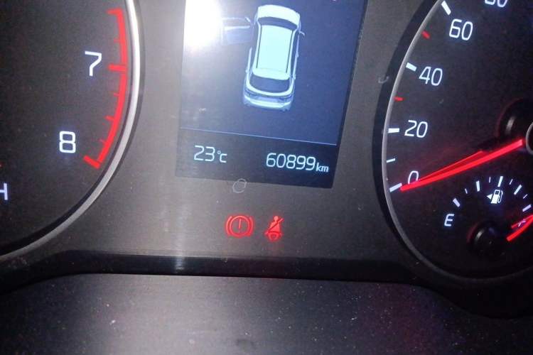 Used Kia KX Cross 2017 1.4L AT GLS Odometer Close Up