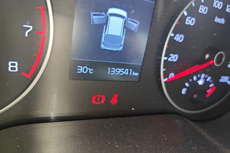 Used Kia KX Cross 2017 1.4L AT GLS Odometer Close Up