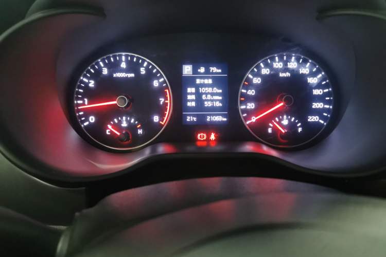 Used Kia KX Cross 2017 1.4L AT GLS Odometer Close Up