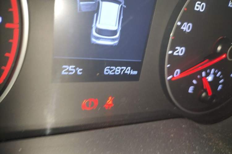 Used Kia KX Cross 2017 1.4L AT GLS Odometer Close Up