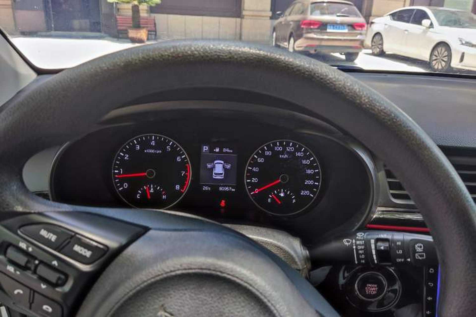 Used Kia KX Cross 2017 1.4L AT GLS Odometer Close Up