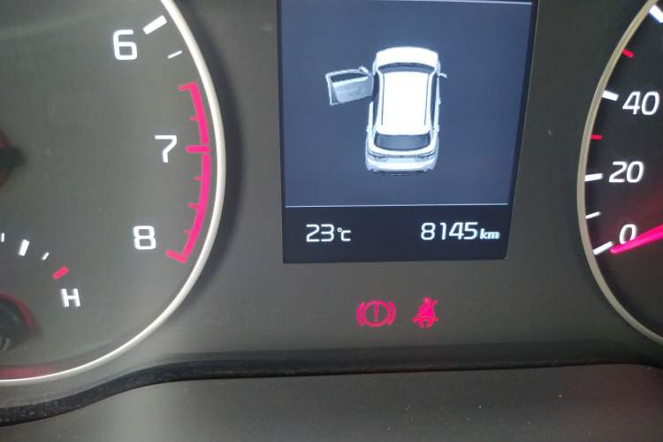 Used Kia KX Cross 2017 1.4L AT GLS Odometer Close Up
