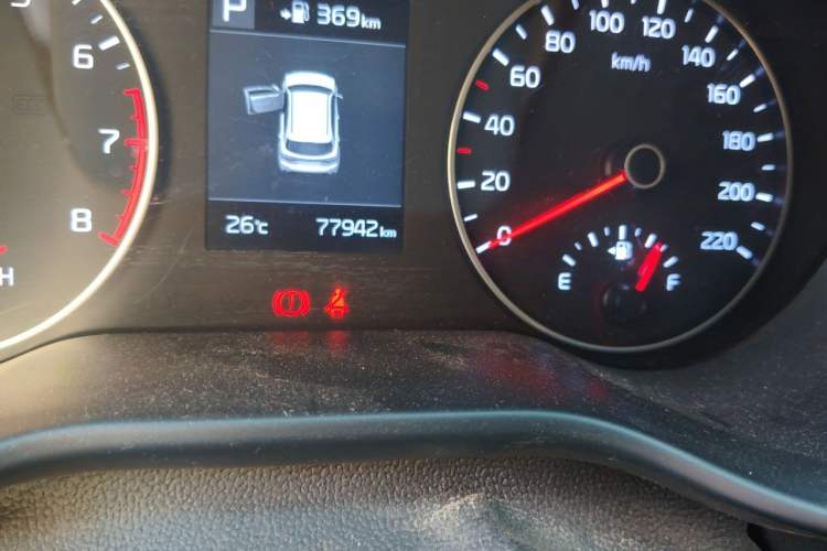 Used Kia KX Cross 2017 1.4L AT GLS Odometer Close Up