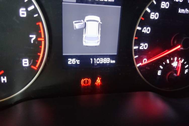 Used Kia KX Cross 2017 1.4L AT GLS Odometer Close Up
