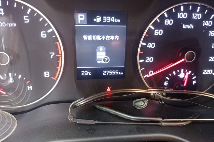 Used Kia KX Cross 2017 1.4L AT GLS Odometer Close Up