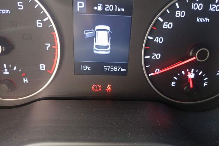 Used Kia KX Cross 2017 1.4L AT GLS Odometer Close Up