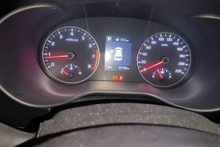 Used Kia KX Cross 2017 1.4L AT GLS Odometer Close Up