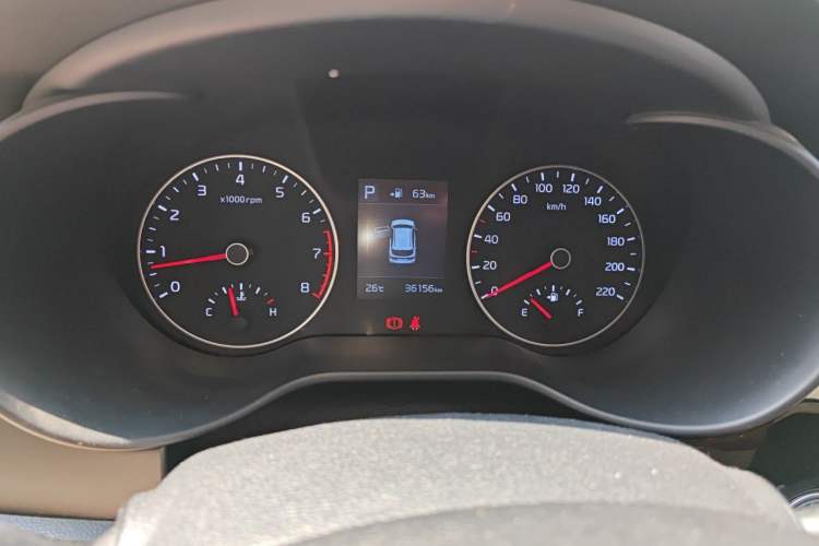 Used Kia KX Cross 2017 1.4L AT GLS Odometer Close Up
