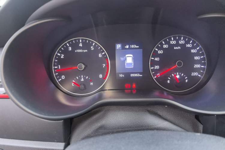 Used Kia KX Cross 2017 1.4L AT GLS Odometer Close Up