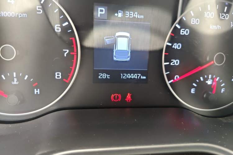 Used Kia KX Cross 2017 1.4L AT GLS Odometer Close Up