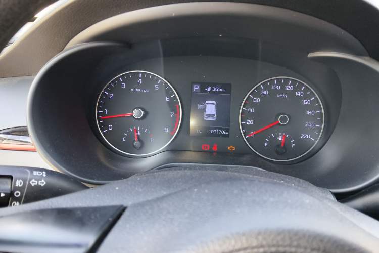 Used Kia KX Cross 2017 1.4L AT GLS Odometer Close Up