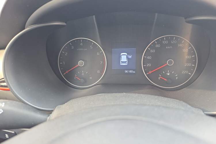 Used Kia KX Cross 2017 1.4L AT GLS Odometer Close Up