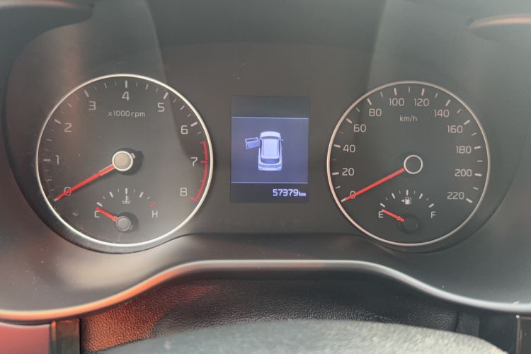 Used Kia KX Cross 2017 1.4L AT GLS Odometer Close Up