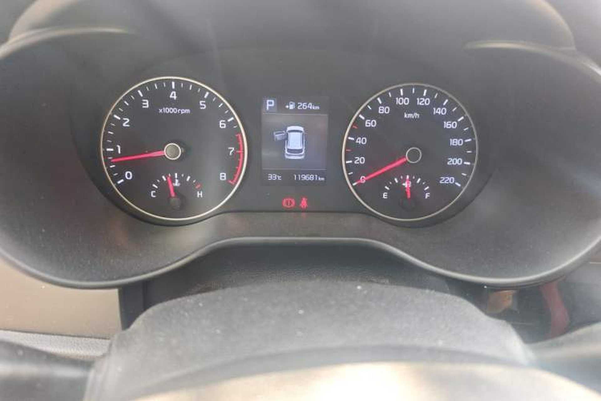 Used Kia KX Cross 2017 1.4L AT GLS Odometer Close Up