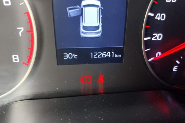 Used Kia KX Cross 2017 1.4L AT GLS Odometer Close Up