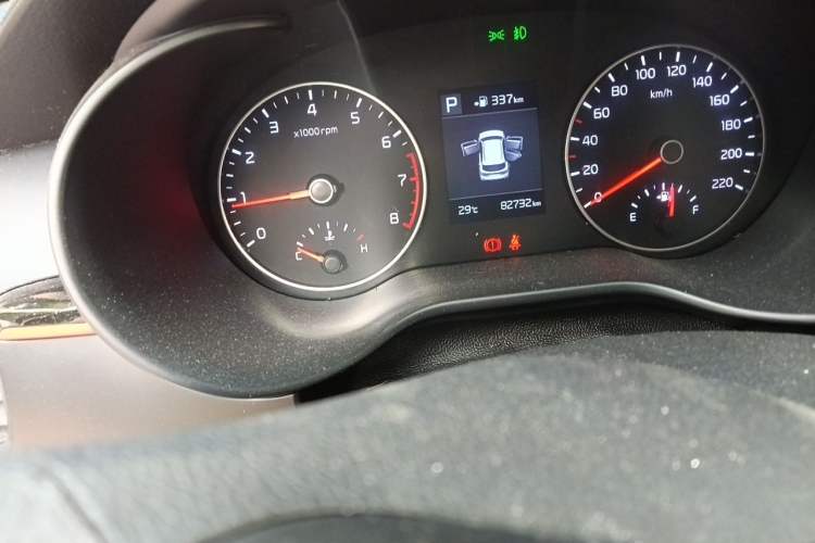 Used Kia KX Cross 2017 1.4L AT GLS Odometer Close Up