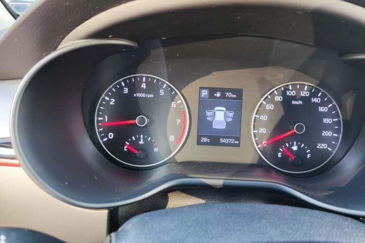 Used Kia KX Cross 2017 1.4L AT GLS Odometer Close Up