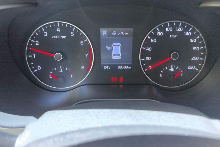 Used Kia KX Cross 2017 1.4L AT GLS Odometer Close Up