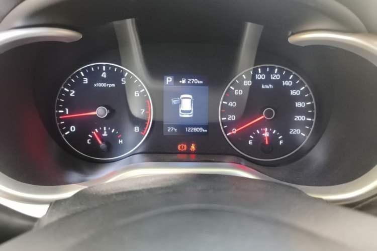 Used Kia KX Cross 2017 1.4L AT GLS Odometer Close Up
