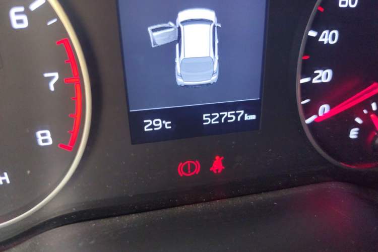 Used Kia KX Cross 2017 1.4L AT GLS Odometer Close Up