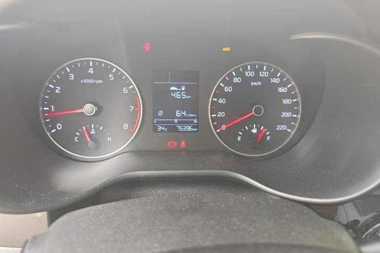 Used Kia KX Cross 2017 1.4L MT GLS Odometer Close Up