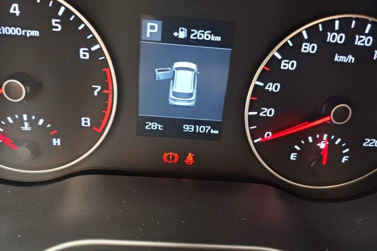 Used Kia KX Cross 2017 1.4L AT GLS Odometer Close Up