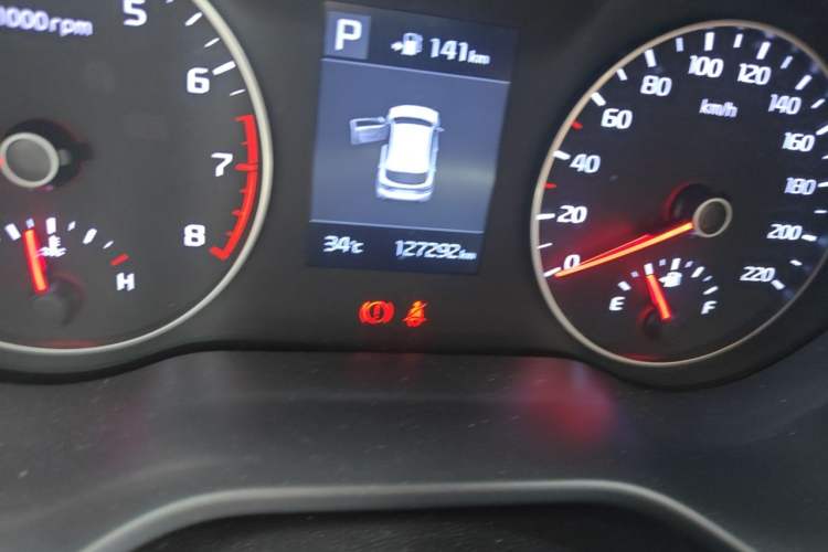 Used Kia KX Cross 2017 1.4L AT GLS Odometer Close Up